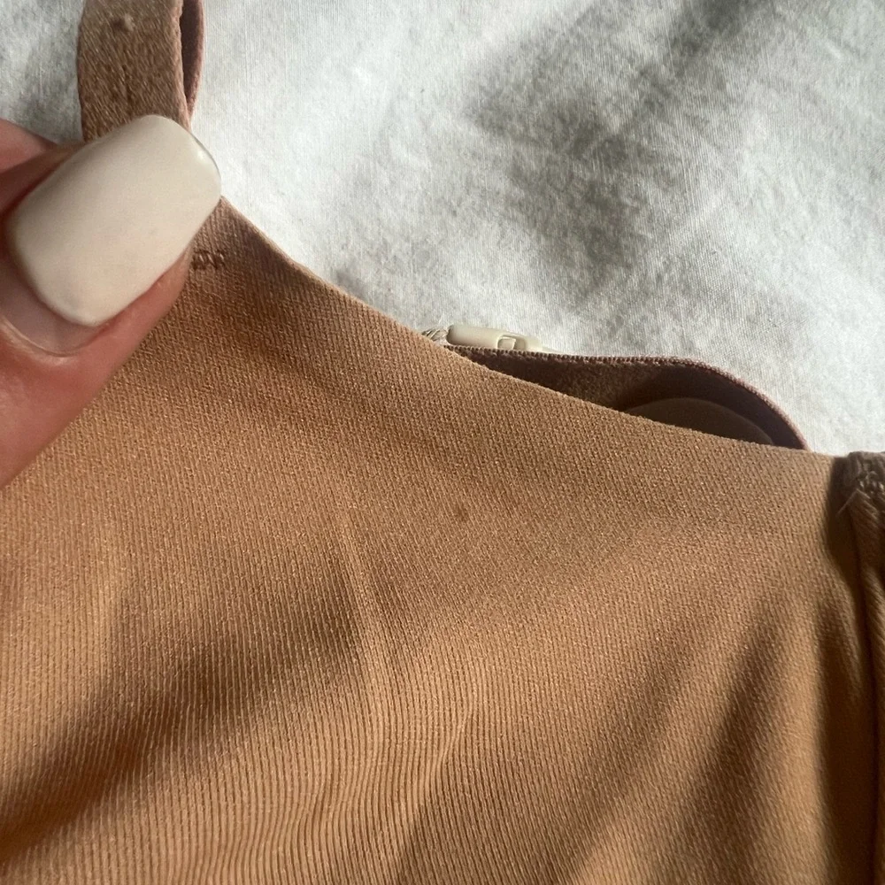 Skims Tan Underwire Bra - Picture 5 of 5